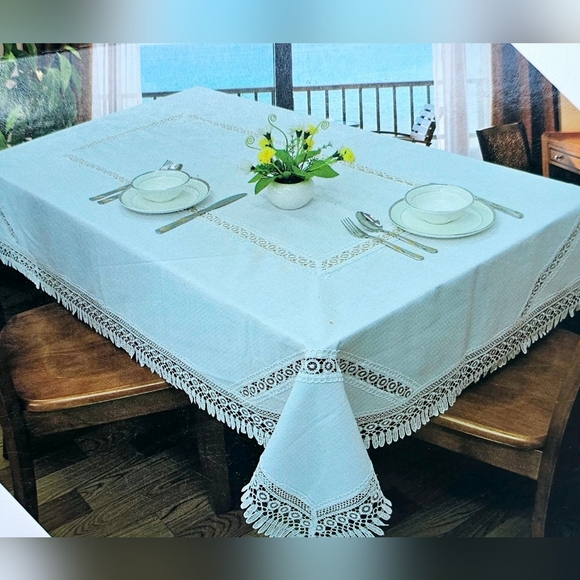 WHITE & BEIGE  LACE TABLECLOTH - Picture 2 of 8